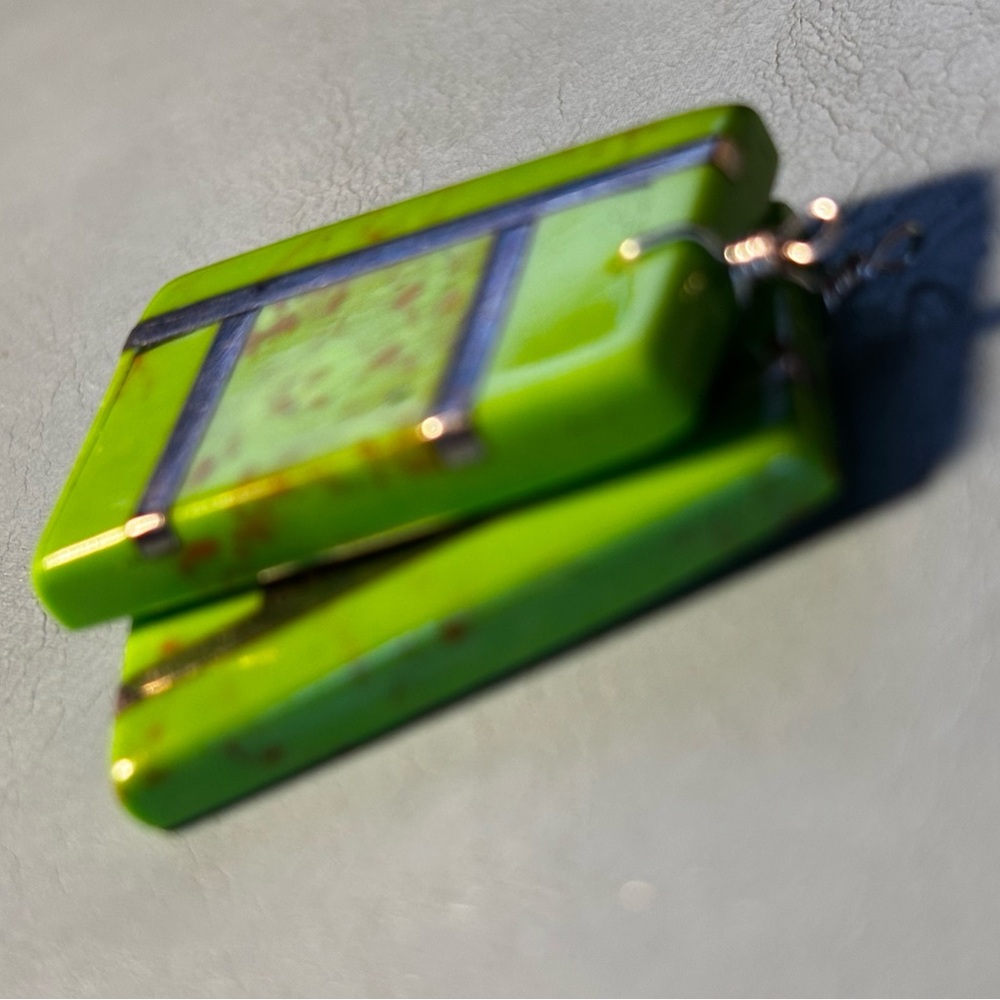 Vintage Southwestern Navajo Lime Green Gaspeite Inlay Rectangular Slab Earrings - Picture 11 of 16